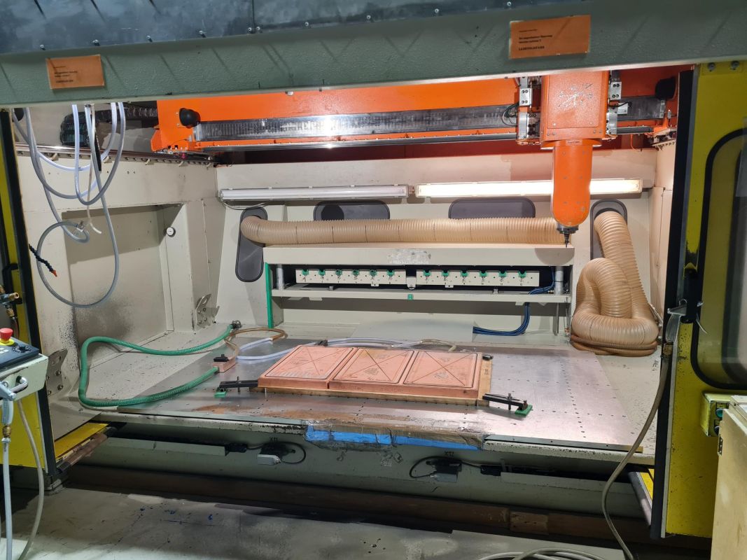 5-axis CNC machining center / Geiss / 2000x1000