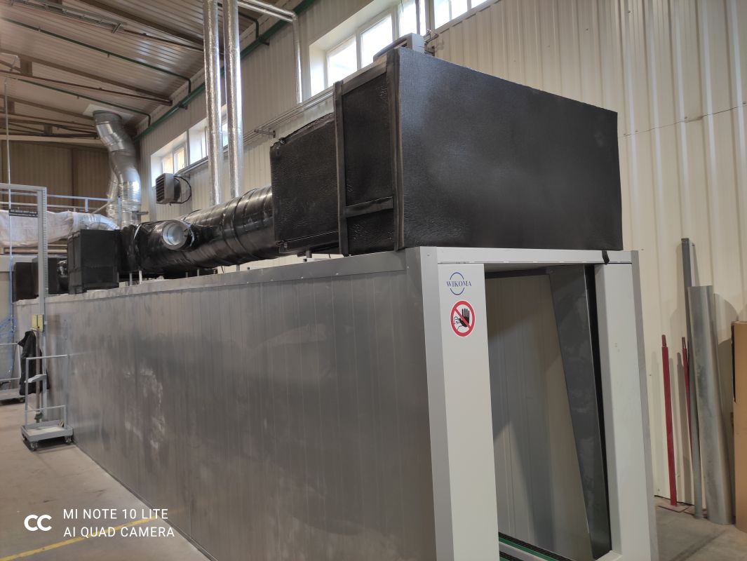 Lacquering line of narrow edge surfaces / WIKOMA / 