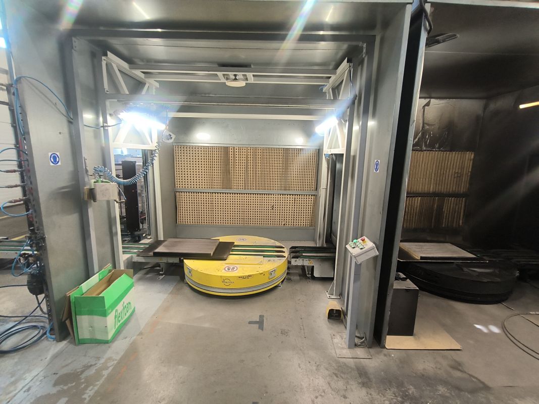 Lacquering line of narrow edge surfaces / WIKOMA / 