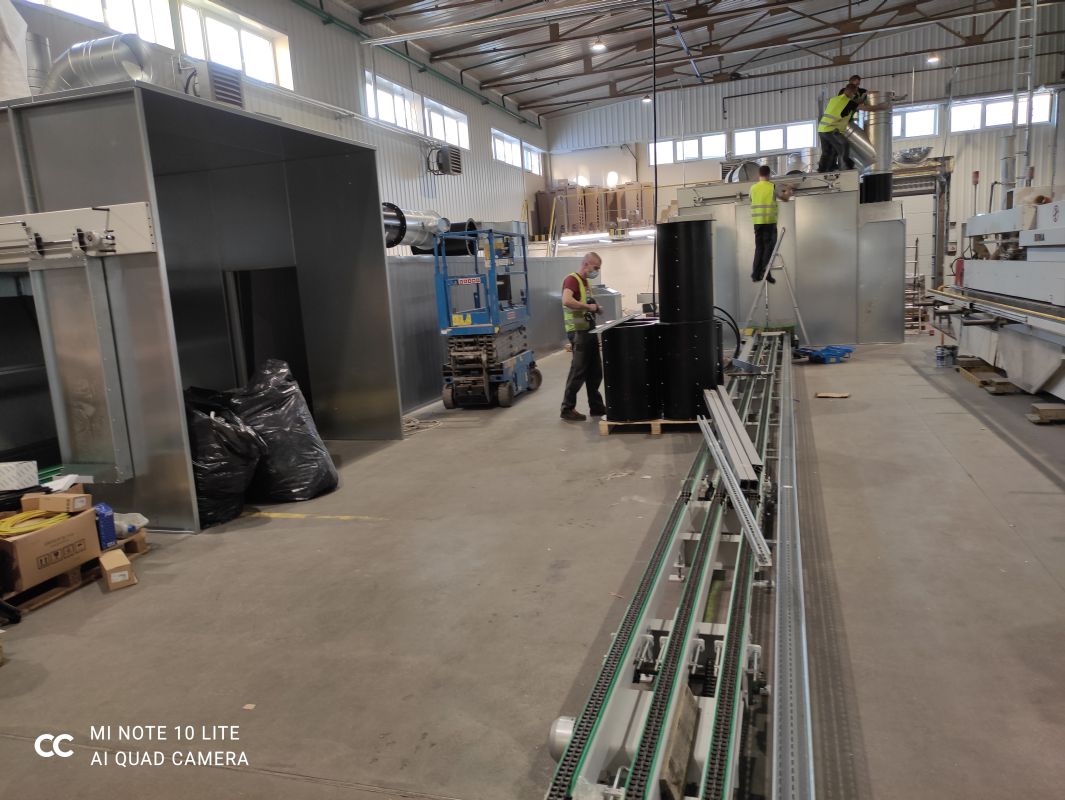 Lacquering line of narrow edge surfaces / WIKOMA / 