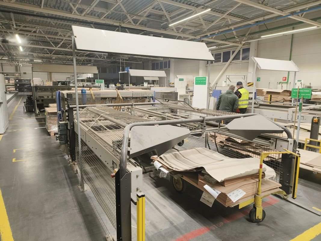 veneering machine with direct stacking / Fischer & Rückle / FZR15 / DAR 22